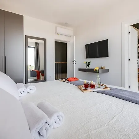 Arestea Villa *
