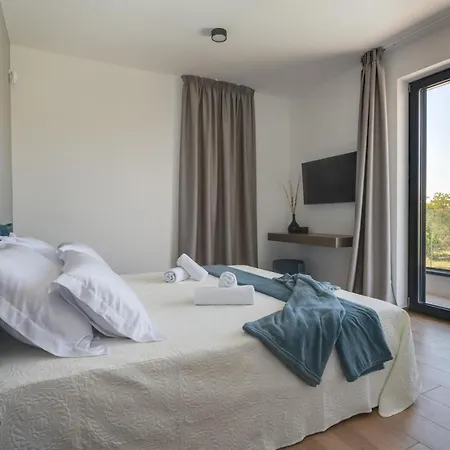 Arestea Villa *