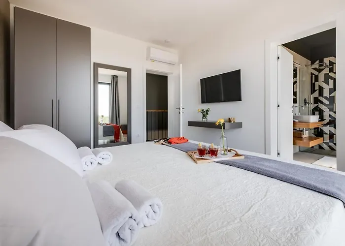 Arestea Villa *