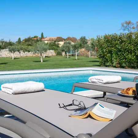 Arestea فيلة فودنيان